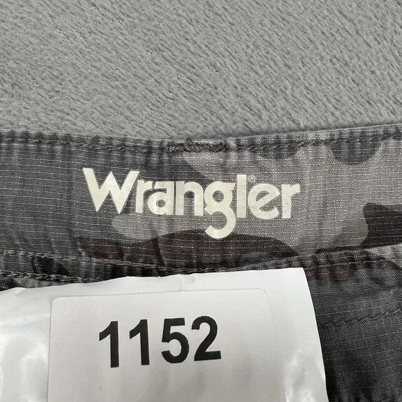 Wrangler Cargo Shorts Mens 36 Green Camo 10" Ripstop Utility Military - Picture 10 of 10